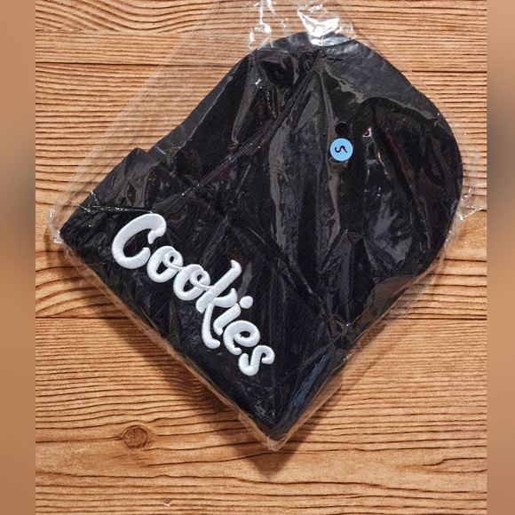 COOKIES Embroidered Beanie Hat Black NWOT - Picture 2 of 4